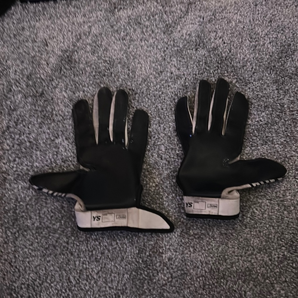 Kids football gloves